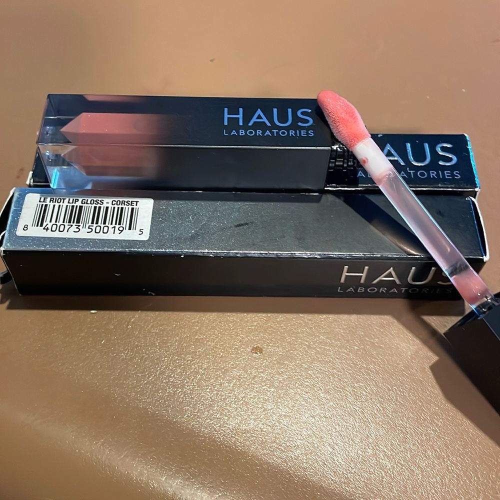 Haus Lady Gaga le Riot Lip Gloss corset